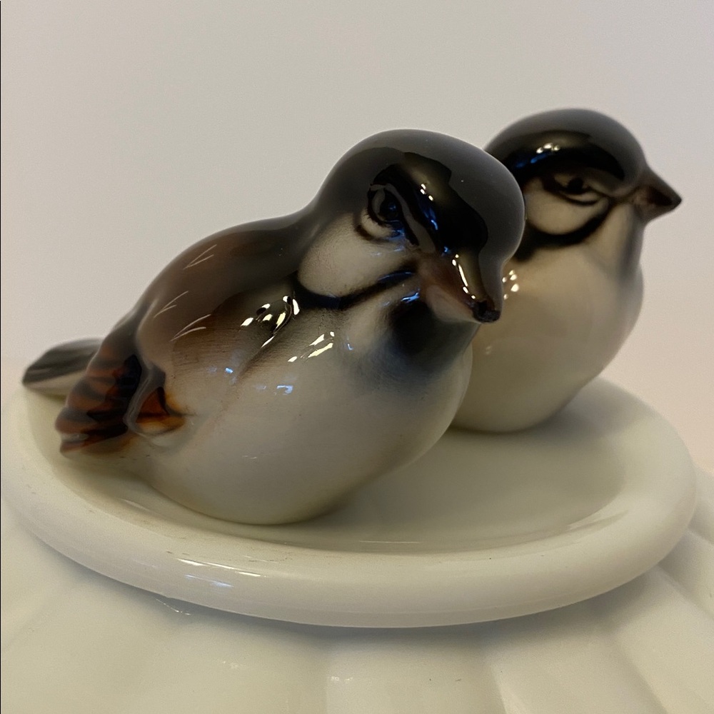 Vintage Set Of Two Porcelain Sparrows Birds Made In Austria by Wein Keramos - Picture 3 of 16
